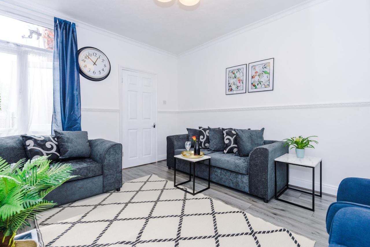 كوفنتري Harley House - Spacious Home With Free Netflix & Parking By Rocketbnb المظهر الخارجي الصورة