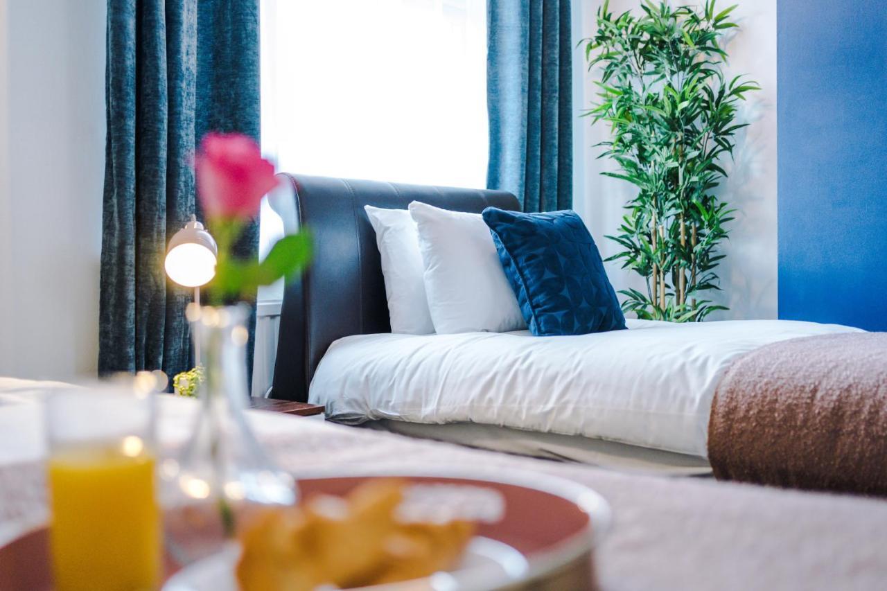 كوفنتري Harley House - Spacious Home With Free Netflix & Parking By Rocketbnb المظهر الخارجي الصورة